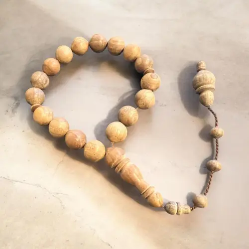 Håndlavet Tasbih med 33 Perler i Oliven Træ