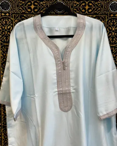 Lyseblå thobe