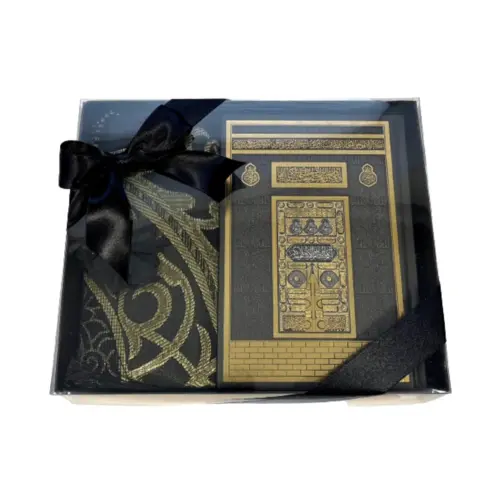 Gaveæske med Kaaba-koran, tasbih og bedetæppe, sort