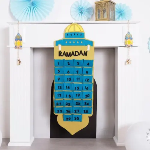 Al Aqsa Ramadan Kalender i stof Blå/Gul (91x31 cm)
