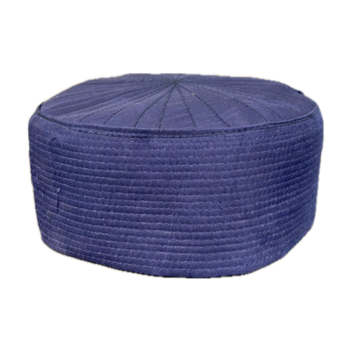 Klassisk bedehue i uelastisk stof, mørkeblå