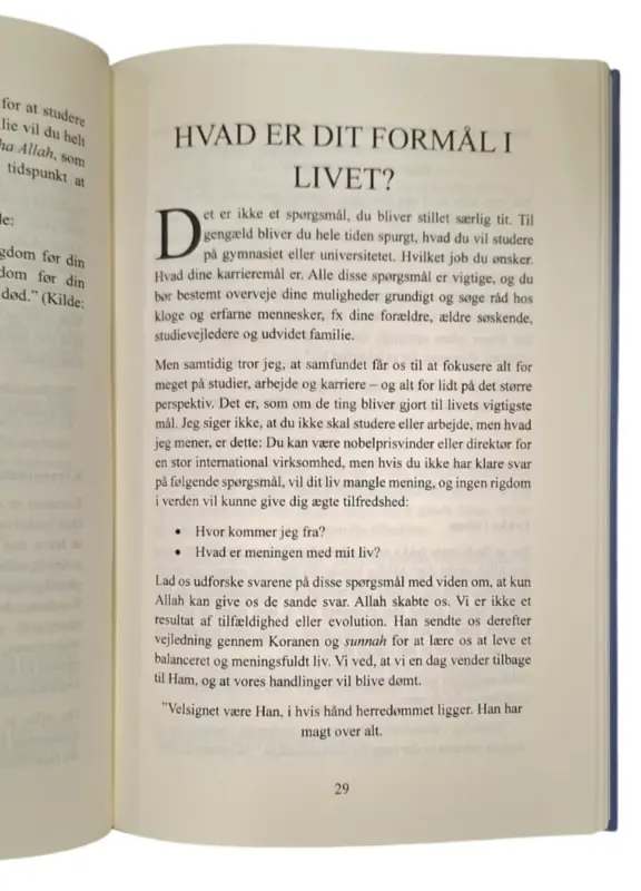 Smart Teenage Muslimah