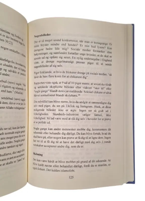 Smart Teenage Muslimah