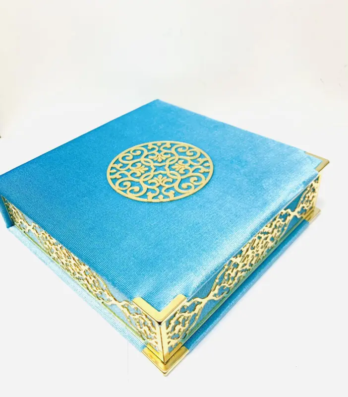Medina Koran Gavesæt i Lyseblå