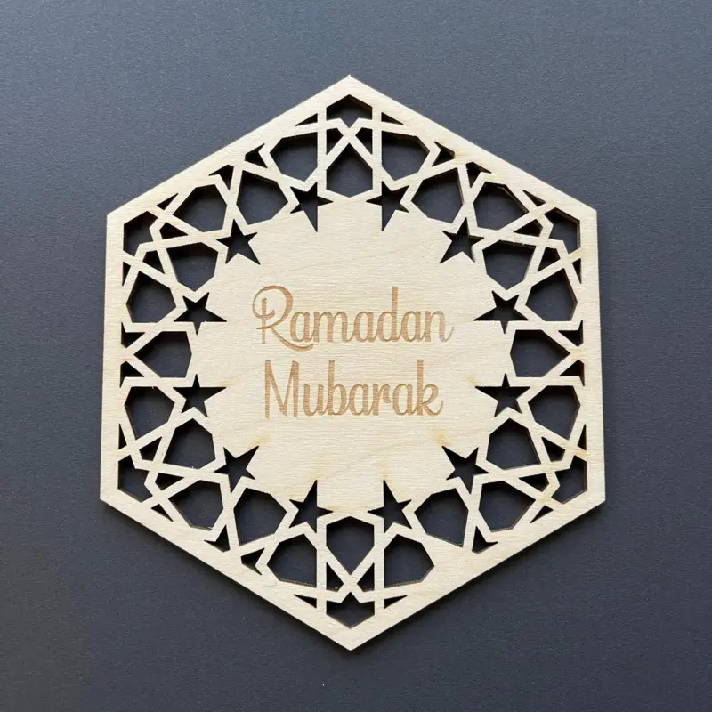 Ramadan Mubarak 6-kantet Pynt i Træ (Håndlavet)