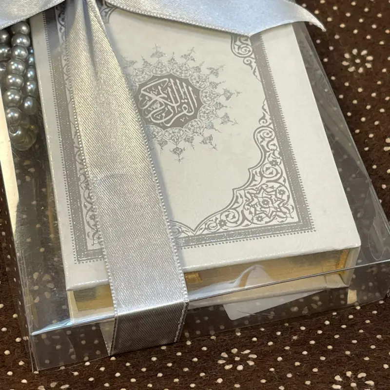 Smart gavesæt med koran, tasbih og bilvedhæng, sølv