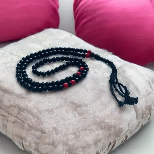 Sort Dhikr Tasbih med Røde Perler