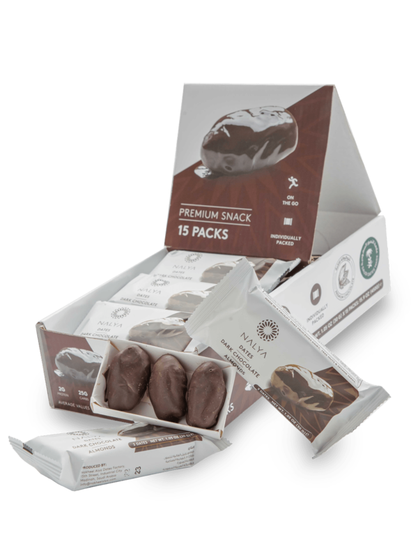 Dadler med mørk chokolade og mandler 30g