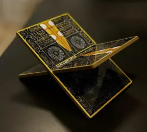 Koranholder med Kaaba-dør design