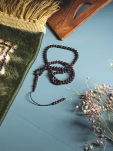 Koka Tasbih 99 Pärlor Körsbärsfärg